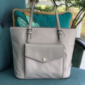 Michael Kors Pocket Tote FIRM